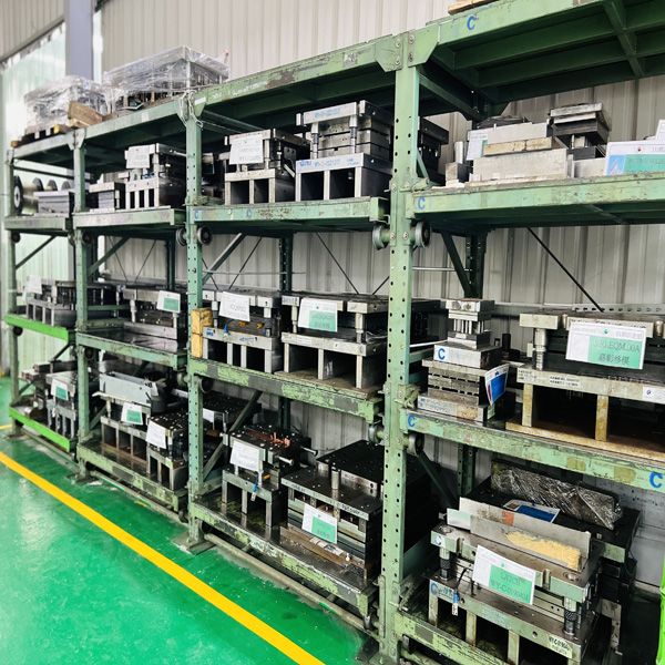 模具